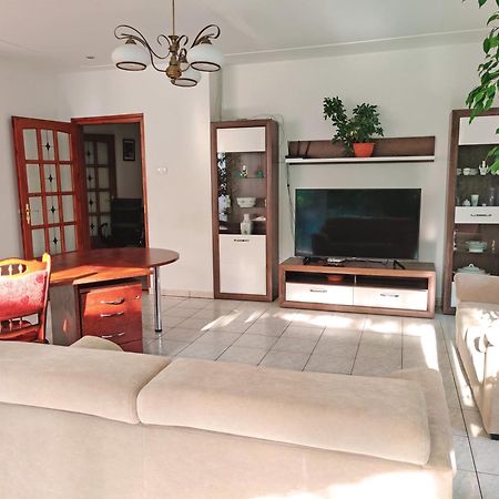 Dali Apartment سنتيندري المظهر الخارجي الصورة