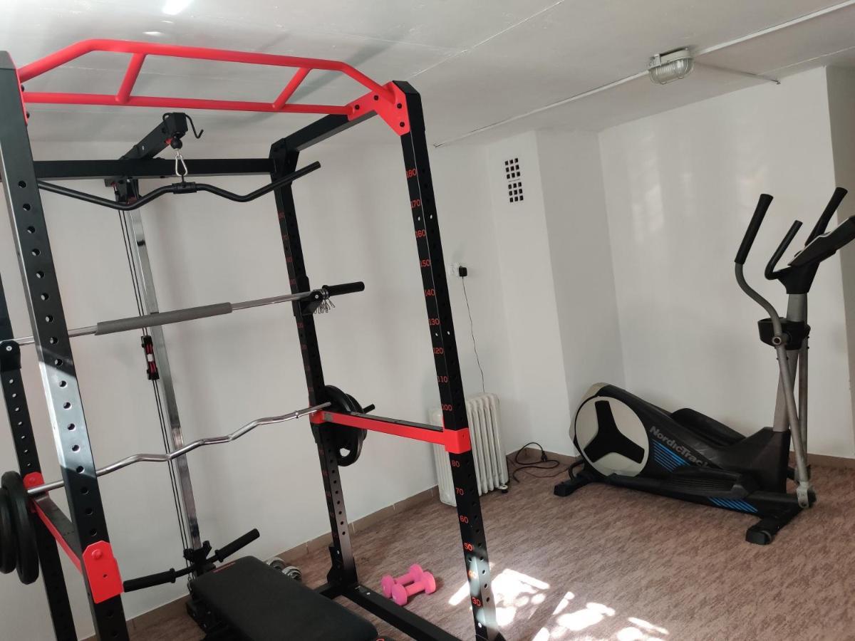 Dali Apartment سنتيندري المظهر الخارجي الصورة