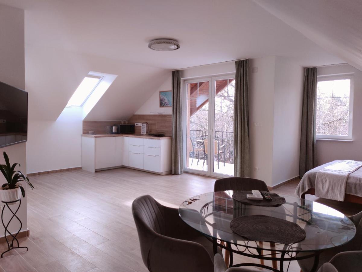 Dali Apartment سنتيندري المظهر الخارجي الصورة