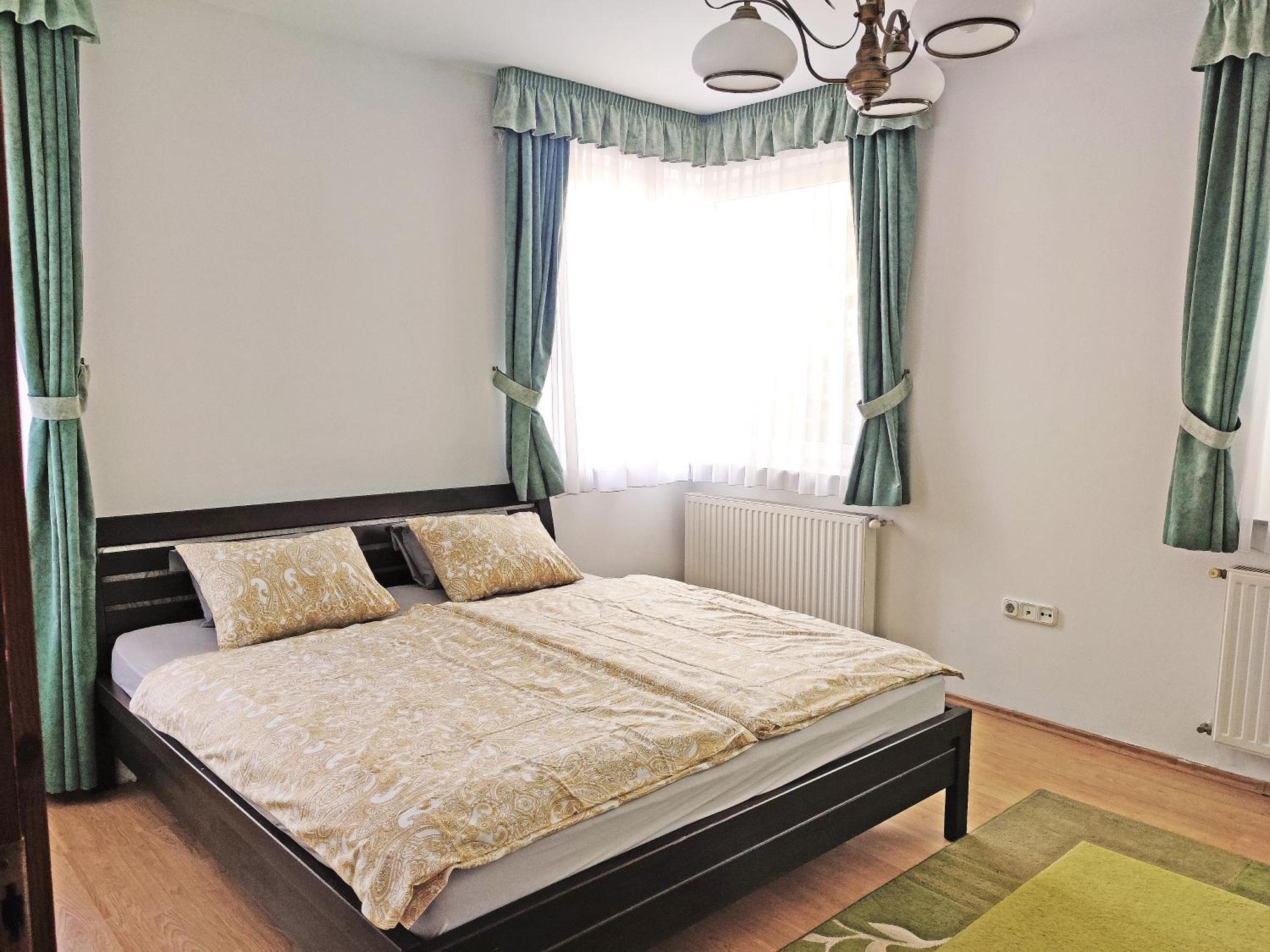 Dali Apartment سنتيندري المظهر الخارجي الصورة